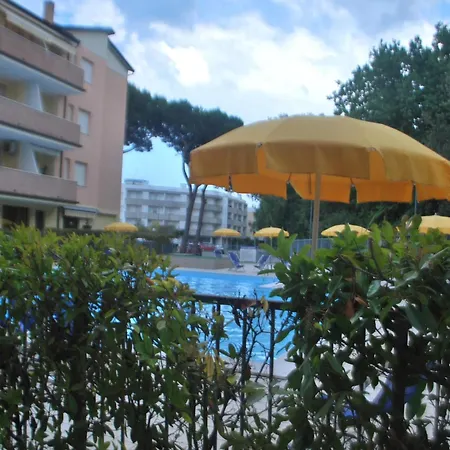 Viale Dei Pini For 6 Apartment Rosolina Mare