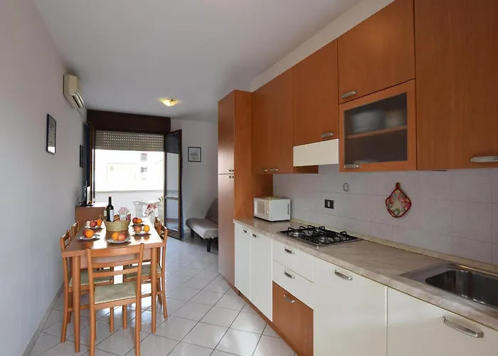 Viale Dei Pini For 6 Appartement *