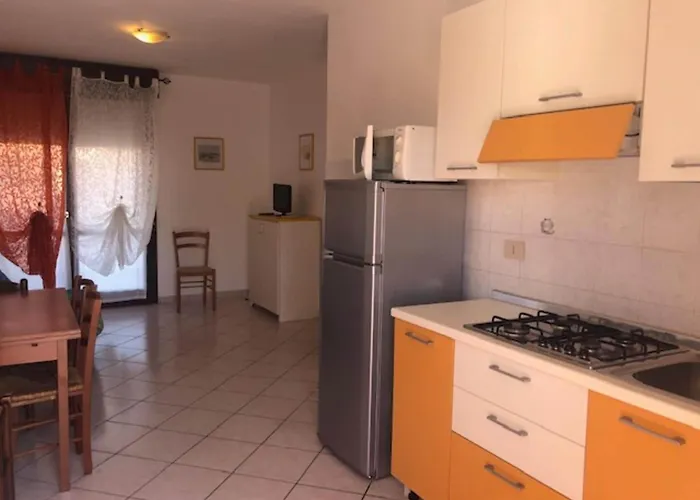 Appartement Viale Dei Pini For 6 *